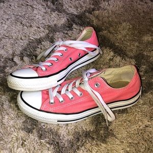 Pink converse